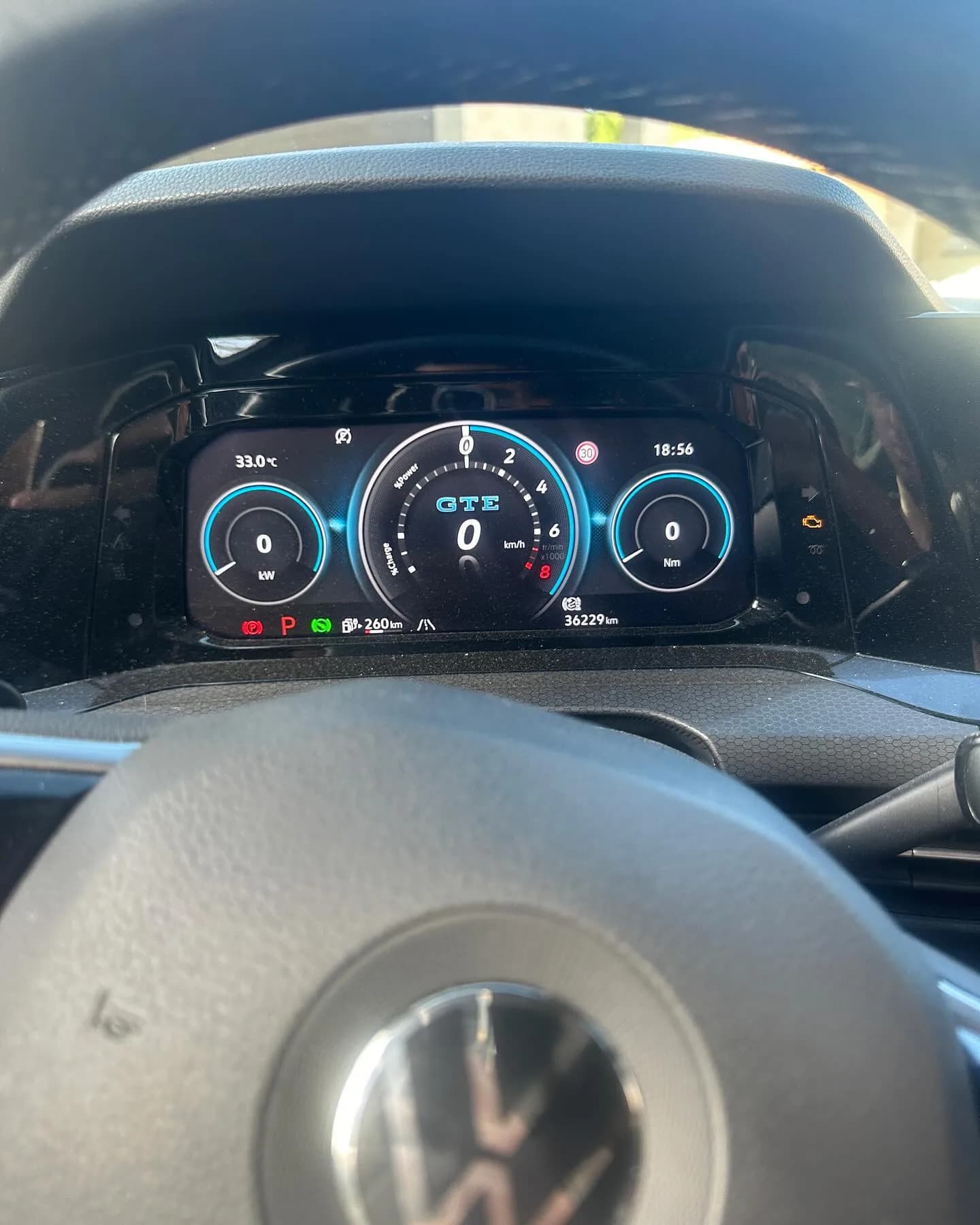 Volkswagen Golf 8 GTE, Golf 8 GTE : vues et données de conduite codées (photo 4 sur 5)